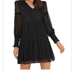 Vince Kamuto v neck pullover style 3tier long sleeved sheer sleeve dress